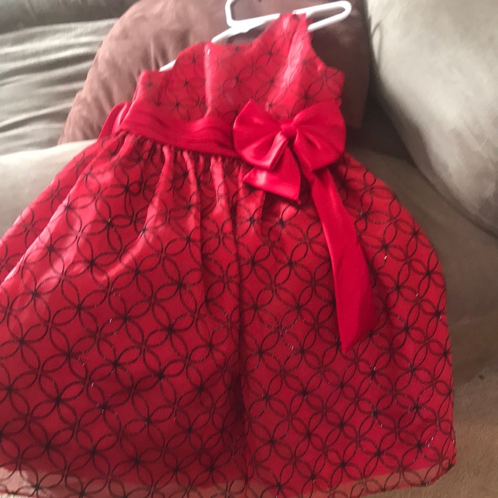 Girls size 5T red with black design